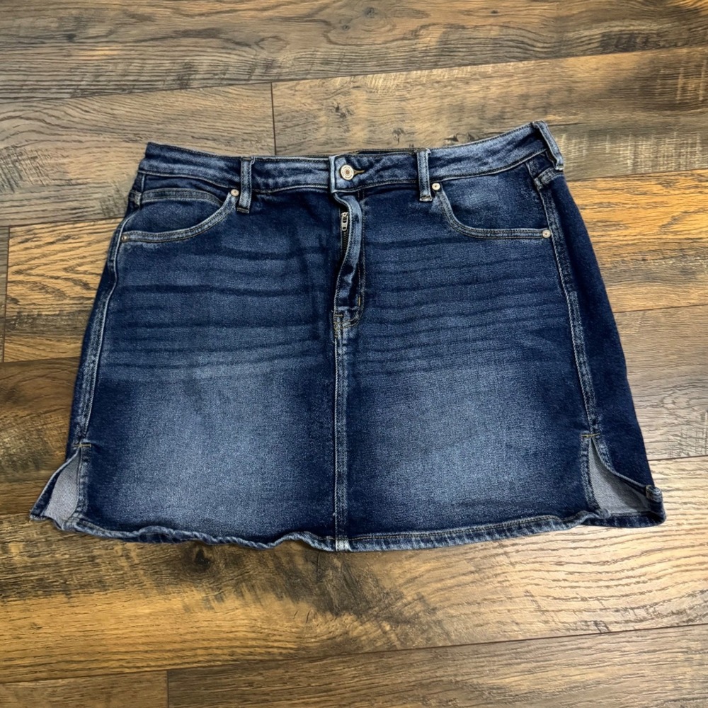 KanCan Denim Mini Skirt Womens Size 31 Stretch Dark Wash Raw Hem Y2K‎